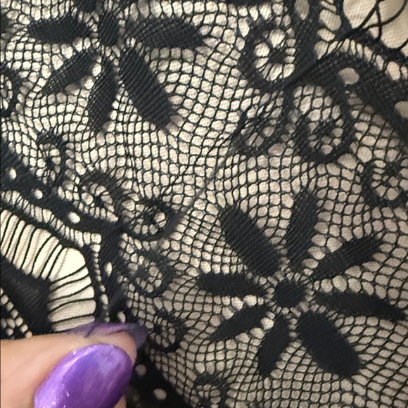 Elegant Black and Nude Lace Dress - Picture 4 of 4